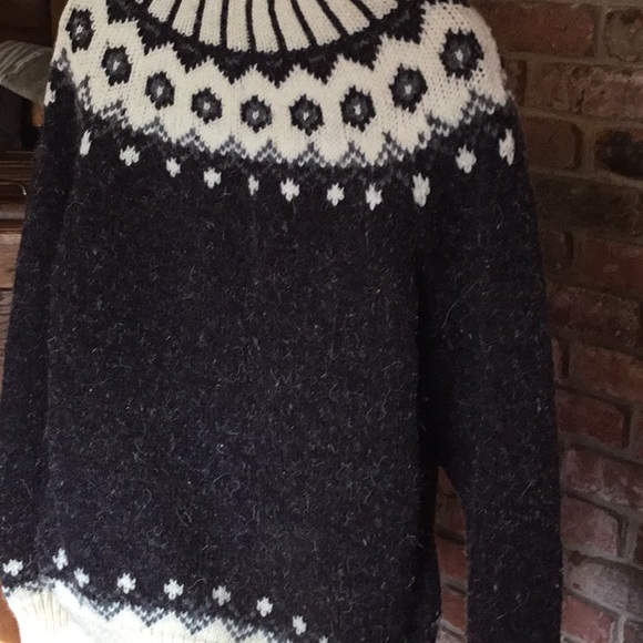 Limited Express Woman’s Gray Wool Pullover Sweater - Picture 10 of 13